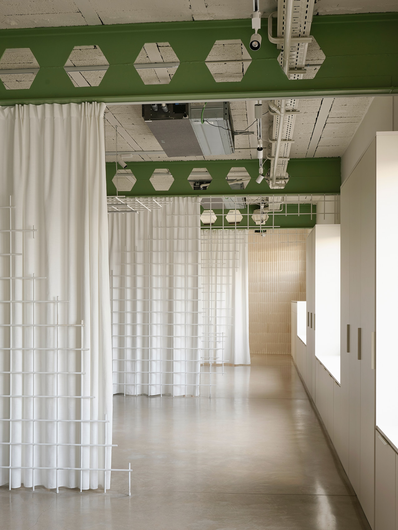 clap-studio-office-design-fg-interior